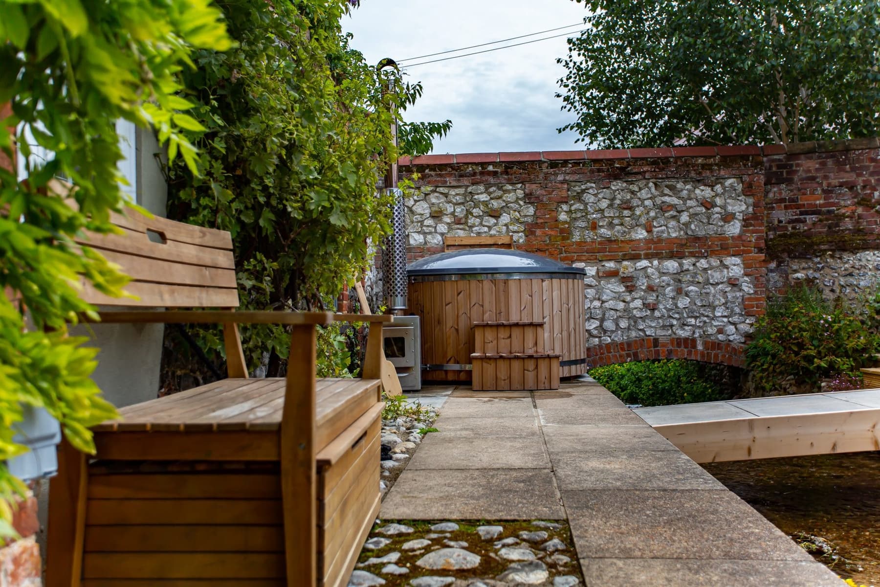 Planting along the courtyard at South Creek Retreat